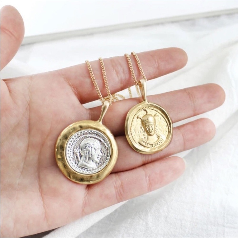 Coin Pendant Vintage Double Chain Layered Necklace - Picture 4 of 11